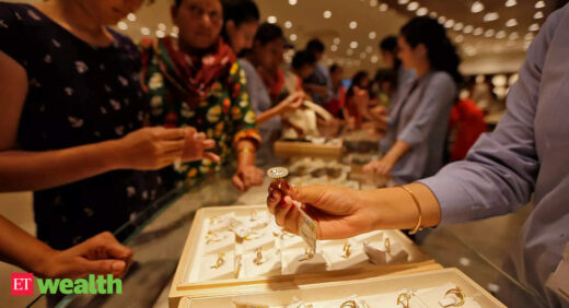 gold rates: Pandemic fails to quell appetite for gold on Dhanteras