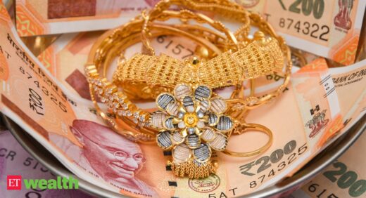 Consumers must buy only hallmarked jewellery on Dhanteras-Diwali festival: Govt