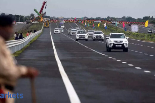 Delhi Mumbai Expressway to raise up to Rs 18,456 cr via bonds & loans