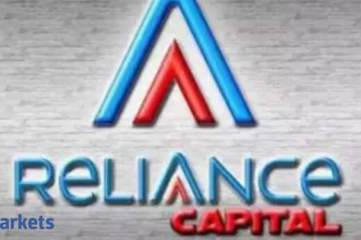 Reliance Capital sheds 5% as RBI supersedes board