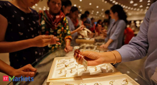 gold rates: Pandemic fails to quell appetite for gold on Dhanteras