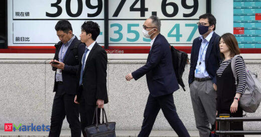 Stocks hemmed in by rate risks; yuan wobbles