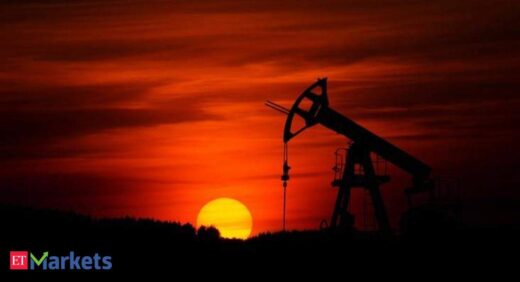 Crude oil futures decline on low demand