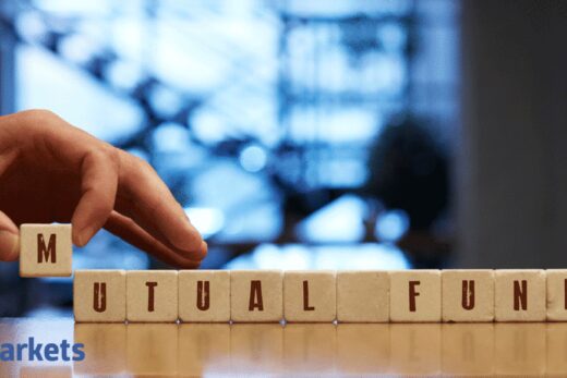 How mutual funds offer flexibility of playing investment themes