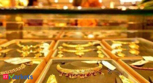 Gold rate today: Yellow metal falls below Rs 44,600; silver cheaper by Rs 200