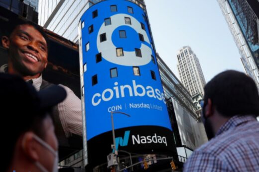 Options on Coinbase Global start trading in robust volume