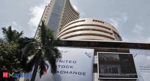 Sensex loses 90 points, Nifty above 14,500; Infosys tanks 5%