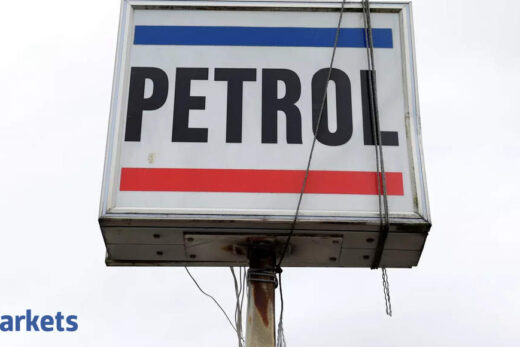 Petrol breaches Rs 101 per litre mark in Mumbai, no respite in other metros