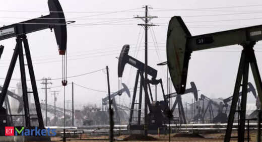 Crude oil futures rise on spot demand