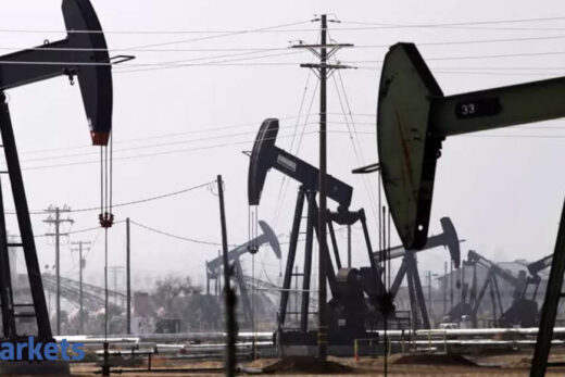 Crude oil futures rise on spot demand