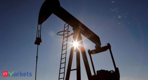 Crude oil futures rise on spot demand