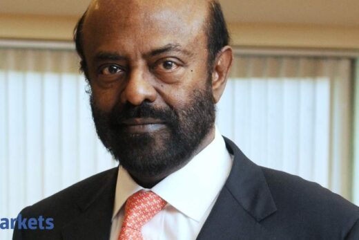 Shiv Nadar steps down as HCL Technologies MD, becomes chairman emeritus