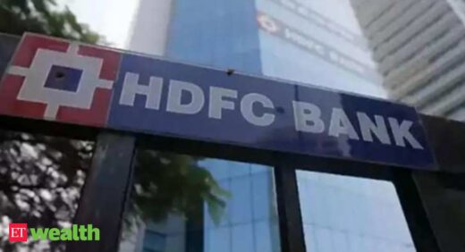 RBI lifts ban on HDFC Bank issuing credit cards