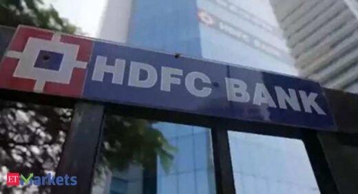 RBI lifts ban on HDFC Bank issuing credit cards